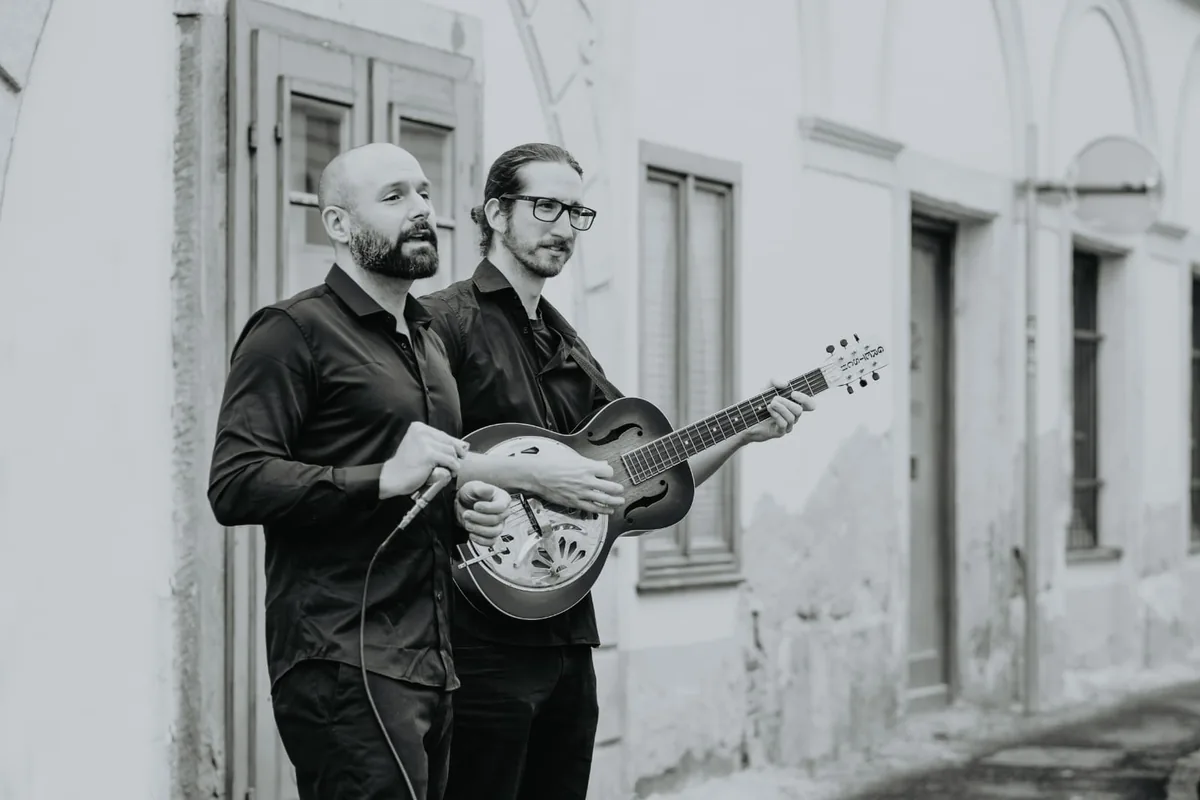 The Crawling Stones – Markus Steinrück und Deniz Baloglu, Blues-Duo aus Graz
